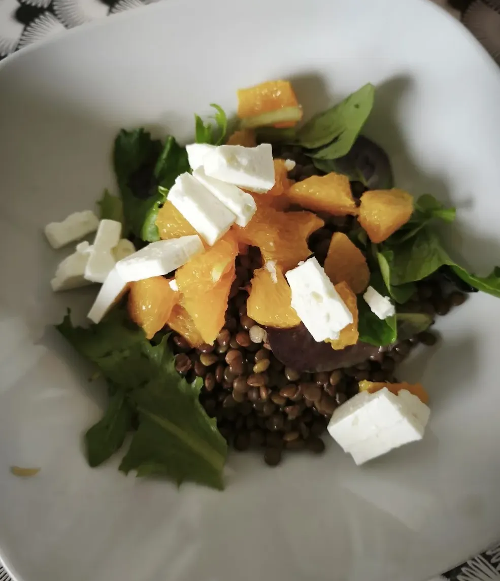 Salade de lentilles à l'orange et feta